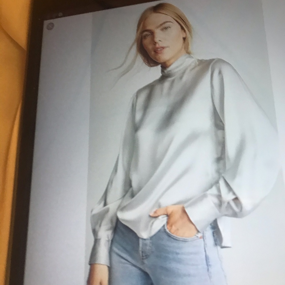 Vince size m mock neck blouse